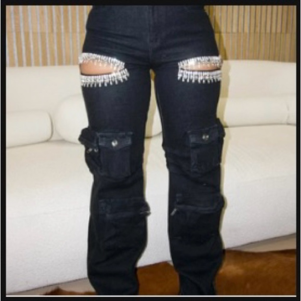 NEVER WORN Embellished Black Cargo Jeans